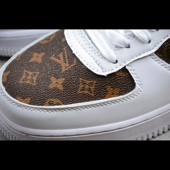 ❌SOLD OUT❌ Custom White LV AirForce 1’s - Picture 2 of 10